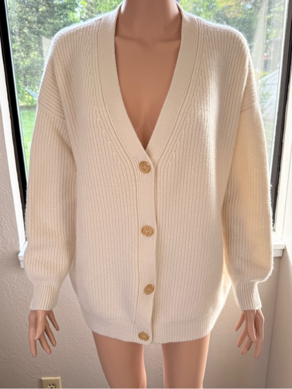 Jenni Kayne Iconic Cashmere Cocoon sweater - size M- retails $475